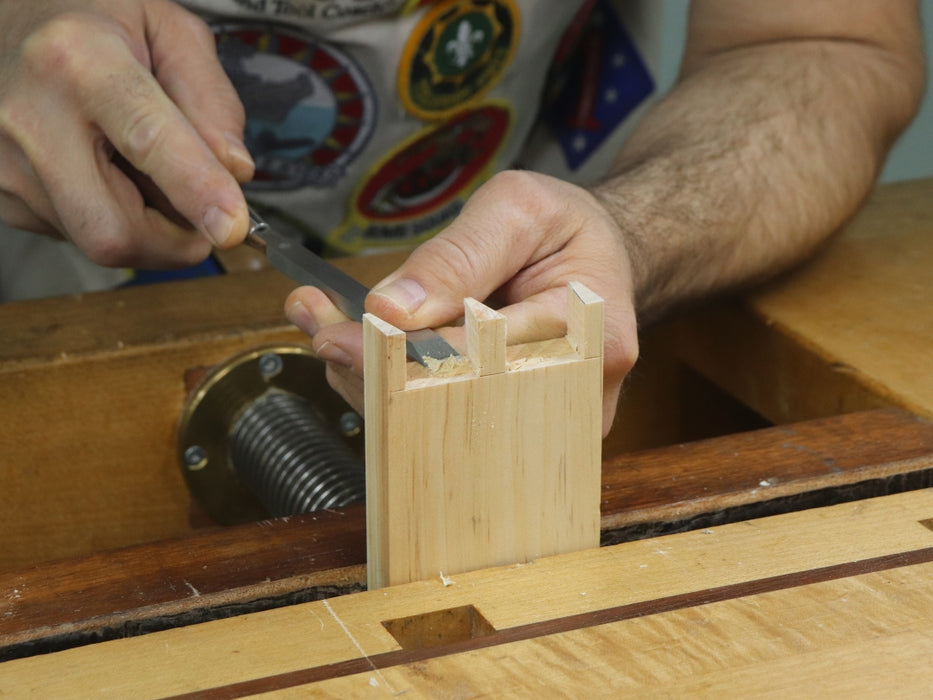 Rob Cosman's IBC Bench Chisels in use