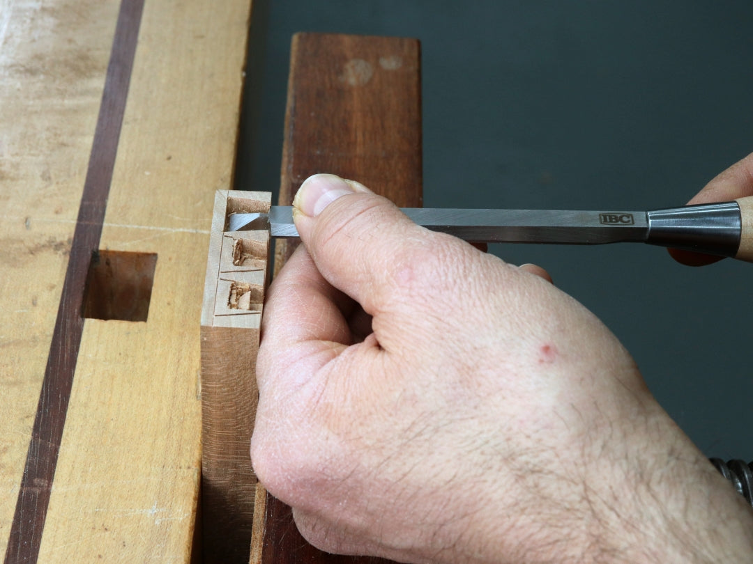 Rob Cosman's 3/8 Half-Blind Chisel in use